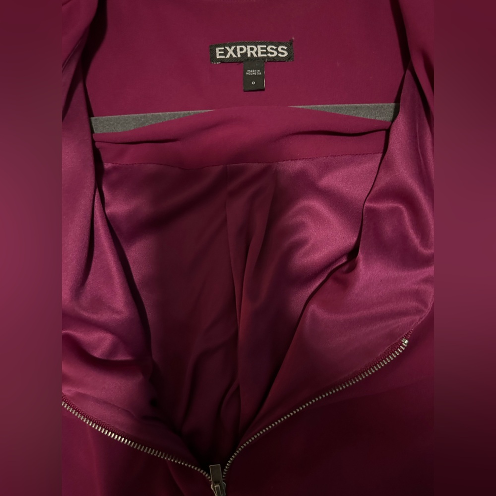 Express Fuchsia Ruffle Romper - Picture 5 of 7